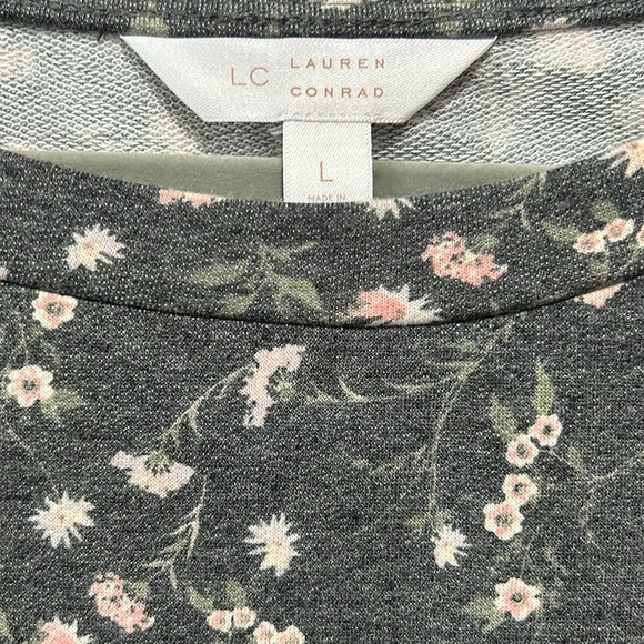 Cute Lauren Conrad Top - Picture 3 of 4